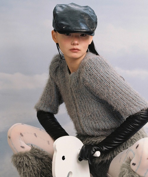 AWESOME NEEDS（オーサムニーズ）の「CLASSIC HUNTING CAP LEATHER（ハンチング/ベレー帽・レディース・ダークウッド/ブラック・FREE）」の4枚目の写真