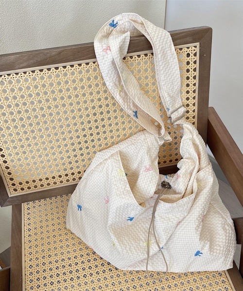 VIBGYOR(ヴィブジョー)の「Mignonjour/リボン巾着2wayバッグ M2789(ハンドバッグ・レディース・パープル/ホワイト/グリーン/ピンク・FREE)」の1枚目の写真