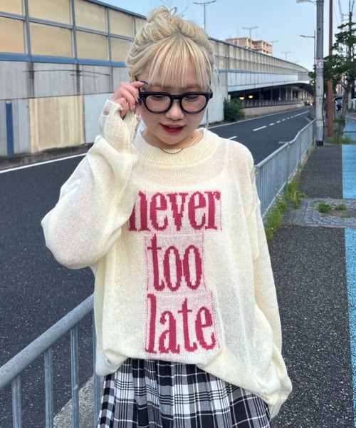 RODEO CROWNS WIDE BOWL（ロデオクラウンズワイドボウル）の「メッセージダメージニットトップス（ニット/セーター・レディース・オフホワイト/チャコールグレー/レッド/イエロー・FREE）」の2枚目の写真