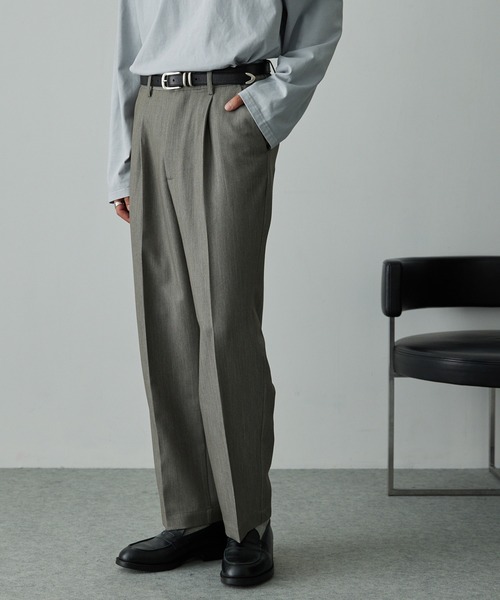 EMMA CLOTHES（エマクローズ）の「【セットアップ対応】TRストレッチスーツ地  1タック センタープレス ワイドテーパードパンツ（スラックス・メンズ・グレイッシュベージュ/ミックスグレー/ダークグレー/ブラック系/ブラック・S/L/M）」の8枚目の写真