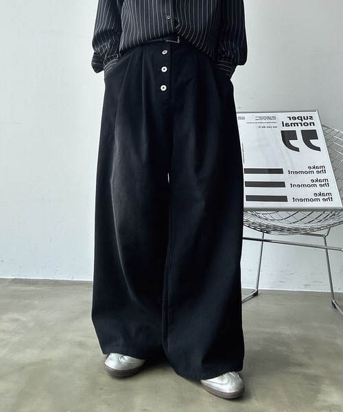 UNDERSTATEMENTs（アンダーステイトメント）の「【ユニセックス】ブラスト加工ボタンフライツイルパンツ/ワイドストレート（デニムパンツ・メンズ・ネイビー/ブラウン/ライトグレー/ブラック・LARGE/MEDIUM/SMALL）」の2枚目の写真