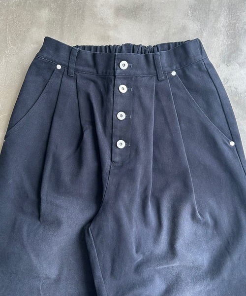 UNDERSTATEMENTs（アンダーステイトメント）の「【ユニセックス】ブラスト加工ボタンフライツイルパンツ/ワイドストレート（デニムパンツ・メンズ・ネイビー/ブラウン/ライトグレー/ブラック・LARGE/MEDIUM/SMALL）」の8枚目の写真