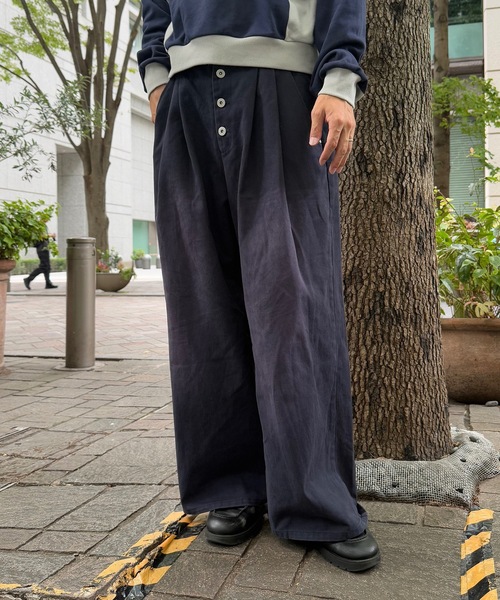 UNDERSTATEMENTs（アンダーステイトメント）の「【ユニセックス】ブラスト加工ボタンフライツイルパンツ/ワイドストレート（デニムパンツ・メンズ・ネイビー/ブラウン/ライトグレー/ブラック・LARGE/MEDIUM/SMALL）」の5枚目の写真