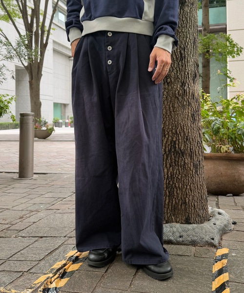 UNDERSTATEMENTs（アンダーステイトメント）の「【ユニセックス】ブラスト加工ボタンフライツイルパンツ/ワイドストレート（デニムパンツ・メンズ・ネイビー/ブラウン/ライトグレー/ブラック・LARGE/MEDIUM/SMALL）」の6枚目の写真