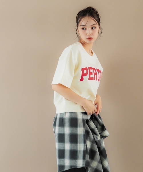 coca(coca)(コカ)の「ロゴショートTシャツ(Tシャツ/カットソー・レディース・グレー/ベージュ/イエロー/ネイビー・S/M/L)」の12枚目の写真