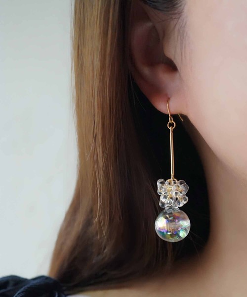 CERCA(チェルカ)の「jolie minette/お水入り ガラスドーム キラキラ フックピアス(ピアス(両耳用)・レディース・シルバー/ゴールド・FREE)」の1枚目の写真