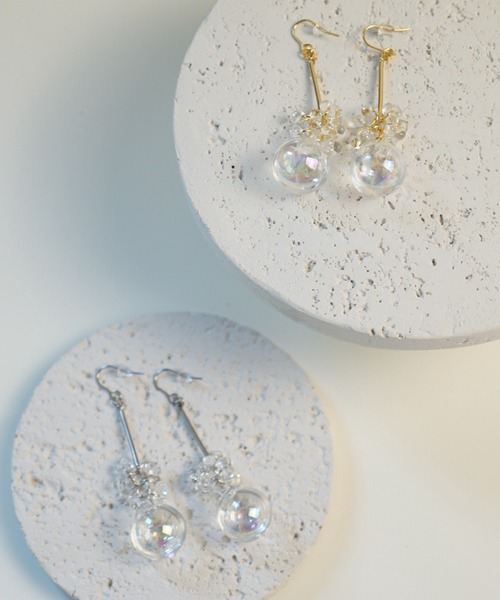 CERCA(チェルカ)の「jolie minette/お水入り ガラスドーム キラキラ フックピアス(ピアス(両耳用)・レディース・シルバー/ゴールド・FREE)」の3枚目の写真