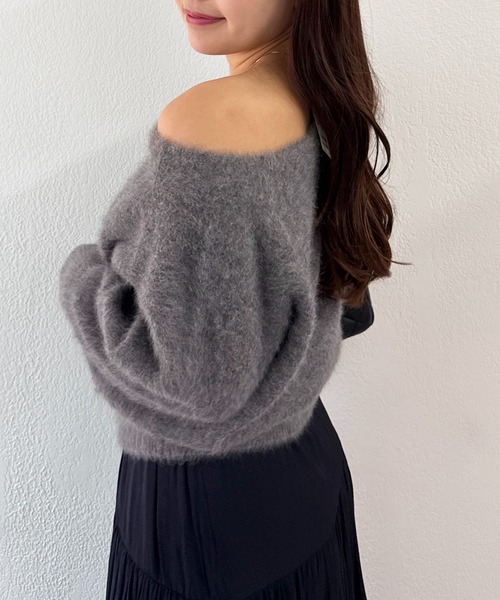 La boutique BonBon（ラブティックボンボン）の「【今すぐお届け！・miki監修】ヘアリーウールカシミヤ混オフショルニット（ニット/セーター・レディース・ミント/オフホワイト/グレー/ピンク/ネイビー・FREE）」の7枚目の写真