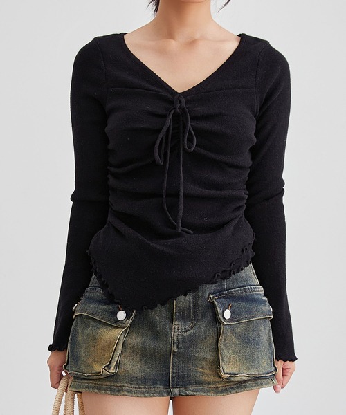 Lace Ladies(レースレディース)の「Vネック リボン シャーリング ニット トップス(Tシャツ/カットソー・レディース・アイボリー/ブラック/ピンク・FREE)」の2枚目の写真
