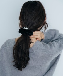 Shelly island | パールアクセベロアシュシュ(ヘアゴム)