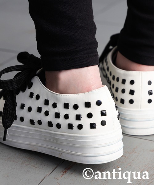 antiqua(アンティカ)の「スタッズ厚底 スニーカー(スニーカー・レディース・ホワイト/ブラック・S/M/L/LL)」の15枚目の写真