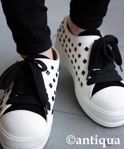 antiqua(アンティカ)の「スタッズ厚底 スニーカー(スニーカー・レディース・ホワイト/ブラック・S/M/L/LL)」の17枚目の写真