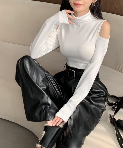 ARCADE（アーケード）の「肩出し オープンオフショルダー タートルネック カットソー -ARCADE Limited Line-（Tシャツ/カットソー・レディース・ブラウン/ブラック/ホワイト・FREE）」の17枚目の写真