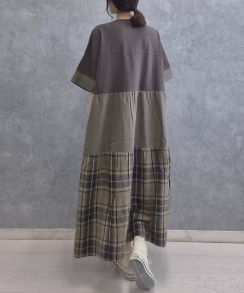Bleu Bleuet(ブルーブルーエ)の「切り替えピグメントワンピース(ワンピース・レディース・チャコールグレー/グリーン・FREE)」の5枚目の写真