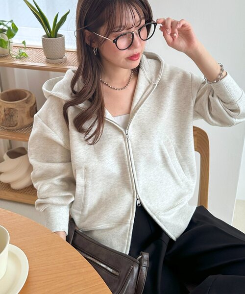 DISCOAT（ディスコート）の「【大人のためのパーカー】ボンディングWジップパーカー（パーカー・レディース・ライトグレー/ダークグレー/アイボリー・FREE）」の6枚目の写真