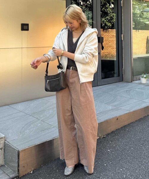 DISCOAT（ディスコート）の「【大人のためのパーカー】ボンディングWジップパーカー（パーカー・レディース・ライトグレー/ダークグレー/アイボリー・FREE）」の14枚目の写真