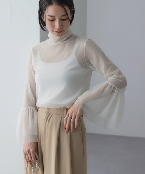 Callarus(カラルス)の「〔Callarus〕<単品>袖フリルデザインチュールブラウス(シャツ/ブラウス・レディース・アイボリー/ブラック・M/L/LL/3L/S)」の1枚目の写真