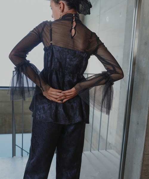 Callarus(カラルス)の「〔Callarus〕<単品>袖フリルデザインチュールブラウス(シャツ/ブラウス・レディース・アイボリー/ブラック・M/L/LL/3L/S)」の10枚目の写真