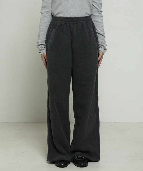 PUBLUX(パブリュクス)の「PUBLUX/パブリュクス 裾 ドローコード付き フリース イージーパンツ 限定展開(その他パンツ・レディース・ナチュラル/チャコールグレー/ブラウン・フリ-)」の10枚目の写真