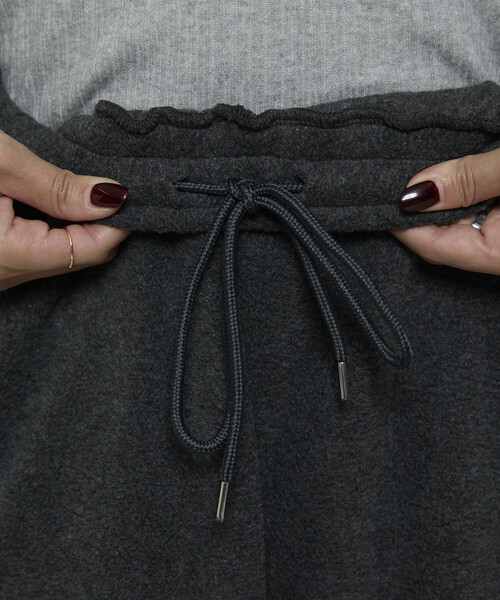 PUBLUX(パブリュクス)の「PUBLUX/パブリュクス 裾 ドローコード付き フリース イージーパンツ 限定展開(その他パンツ・レディース・ナチュラル/チャコールグレー/ブラウン・フリ-)」の18枚目の写真