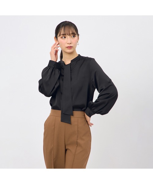 AOYAMA（アオヤマ）の「華やかさが目を引く微光沢素材!取り外しタイ付ブラウス（シャツ/ブラウス・レディース・ブラック/サックスブルー/ホワイト/ピンク・S/M/L/LL）」の13枚目の写真