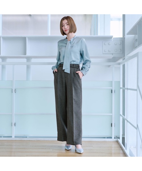 AOYAMA（アオヤマ）の「華やかさが目を引く微光沢素材!取り外しタイ付ブラウス（シャツ/ブラウス・レディース・ブラック/サックスブルー/ホワイト/ピンク・S/M/L/LL）」の22枚目の写真