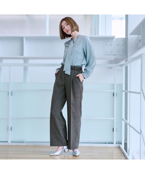 AOYAMA（アオヤマ）の「華やかさが目を引く微光沢素材!取り外しタイ付ブラウス（シャツ/ブラウス・レディース・ブラック/サックスブルー/ホワイト/ピンク・S/M/L/LL）」の15枚目の写真