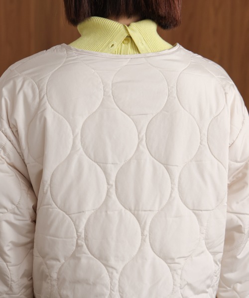 Bou Jeloud（ブージュルード）の「中綿ペプラムブルゾン（ブルゾン・レディース・オフホワイト/ブラック・38）」の16枚目の写真