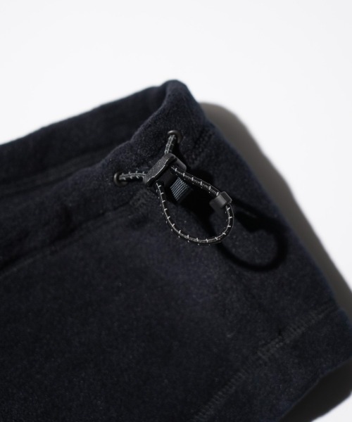 NANGA（ナンガ）の「NANGA / ナンガ POLARTEC NECK WARMER ポーラテック ネックウォーマー（ネックウォーマー/スヌード・メンズ・ブラック・FREE）」の6枚目の写真