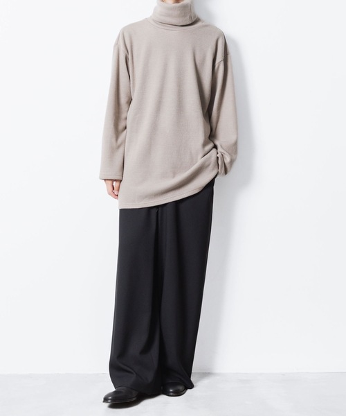 ato（アトウ）の「JACKAL RIB OVERSIZED TURTLE-NECK（ニット/セーター・メンズ・ブラック/グレイッシュベージュ・46/48）」の21枚目の写真