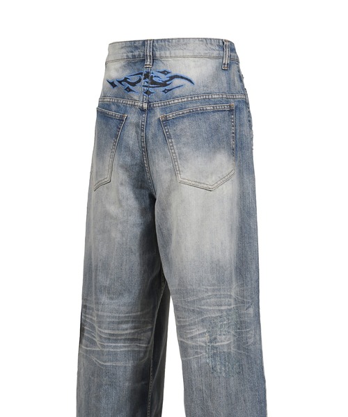 Jaded London(ジェイデッドロンドン)の「SPIKE AIRBRUSH BLUE JEAN(デニムパンツ・メンズ・ネイビー・34/32/30/28)」の5枚目の写真