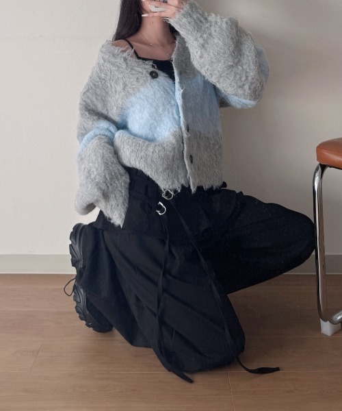 nemne store(ネンネストア)の「たっぷりシャギーカラーブロックカーデ(カーディガン/ボレロ・レディース・ダークブラウン系/ブラック系/グレー系/ピンク系・フリー)」の2枚目の写真