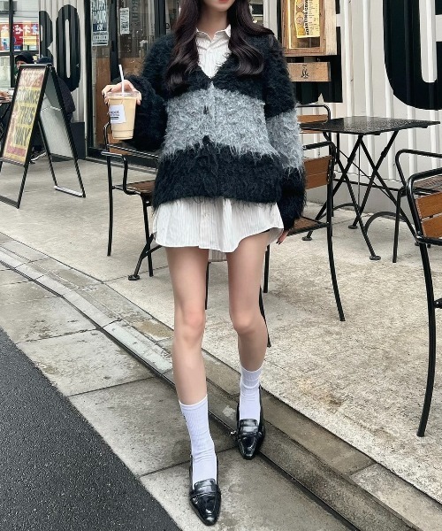 nemne store(ネンネストア)の「たっぷりシャギーカラーブロックカーデ(カーディガン/ボレロ・レディース・ダークブラウン系/ブラック系/グレー系/ピンク系・フリー)」の5枚目の写真
