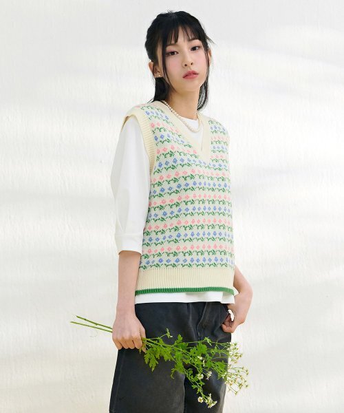 CHASECULT（チェイスカルト）の「レディース フラワーパターンベスト-DARG7362B05（ベスト・レディース・オートミール・FRE）」の3枚目の写真