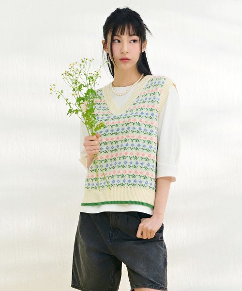 CHASECULT（チェイスカルト）の「レディース フラワーパターンベスト-DARG7362B05（ベスト・レディース・オートミール・FRE）」の4枚目の写真