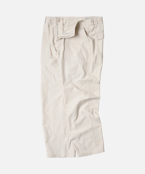 FRIZMWORKS(フリズムワークス)の「BACKSATIN FATIGUE PANTS _ CREAM(その他パンツ・メンズ・その他・LARGE/X-LARGE/SMALL/MEDIUM)」の2枚目の写真