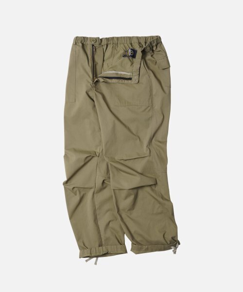 FRIZMWORKS(フリズムワークス)の「BANDING WIDE FATIGUE PANTS _ KHAKI BEIGE(その他パンツ・メンズ・その他・MEDIUM/LARGE/X-LARGE)」の2枚目の写真