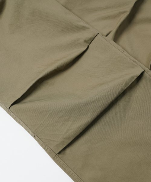 FRIZMWORKS(フリズムワークス)の「BANDING WIDE FATIGUE PANTS _ KHAKI BEIGE(その他パンツ・メンズ・その他・MEDIUM/LARGE/X-LARGE)」の6枚目の写真