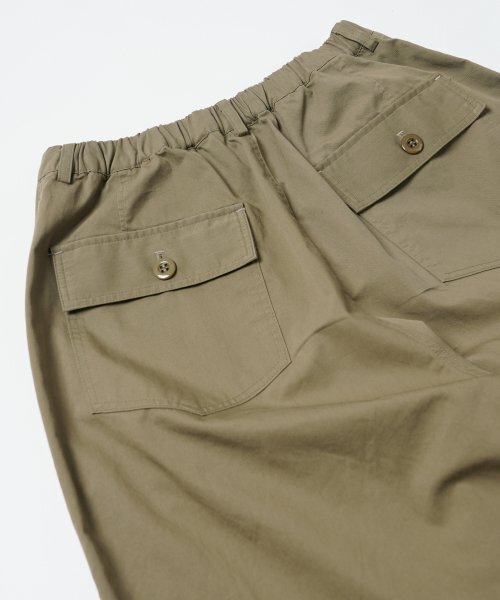FRIZMWORKS(フリズムワークス)の「BANDING WIDE FATIGUE PANTS _ KHAKI BEIGE(その他パンツ・メンズ・その他・MEDIUM/LARGE/X-LARGE)」の8枚目の写真