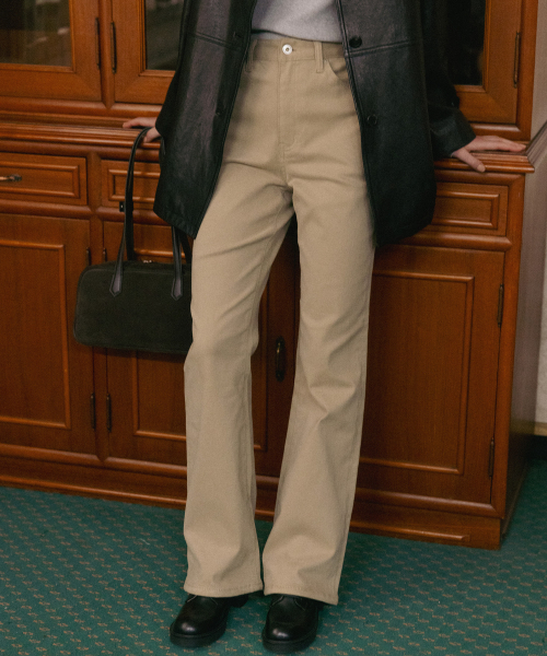TTUDEMENT（トュードメント）の「COTTON FLARED PANTS_BEIGE（その他パンツ・レディース・その他・LARGE/SMALL/MEDIUM）」の4枚目の写真