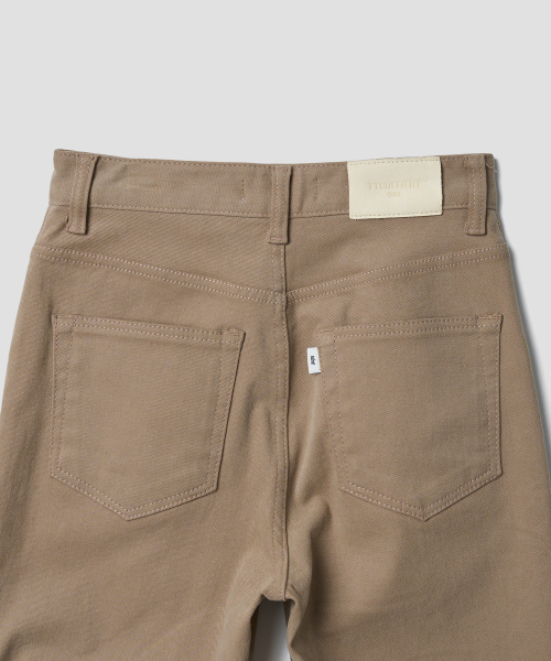TTUDEMENT（トュードメント）の「COTTON FLARED PANTS_BEIGE（その他パンツ・レディース・その他・LARGE/SMALL/MEDIUM）」の9枚目の写真