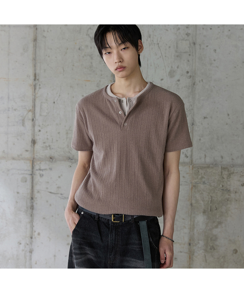 P.IN.O(ピインオ)の「サマーリブヘンリーネックショートスリーブ(Tシャツ/カットソー・メンズ・グレー系/アイボリー/ブラック/ブラウン/ネイビー/ライトベージュ・MEDIUM/LARGE)」の4枚目の写真