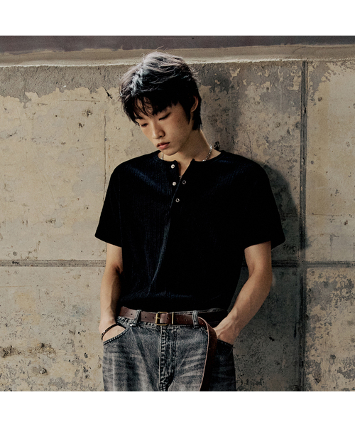 P.IN.O(ピインオ)の「サマーリブヘンリーネックショートスリーブ(Tシャツ/カットソー・メンズ・グレー系/アイボリー/ブラック/ブラウン/ネイビー/ライトベージュ・MEDIUM/LARGE)」の1枚目の写真