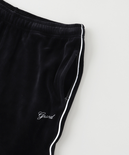 WISM（ウィズム）の「GRAND × NEW BALNCE VELOUR TRACK PANTS（その他パンツ・メンズ・ブラック・SMALL/MEDIUM）」の3枚目の写真