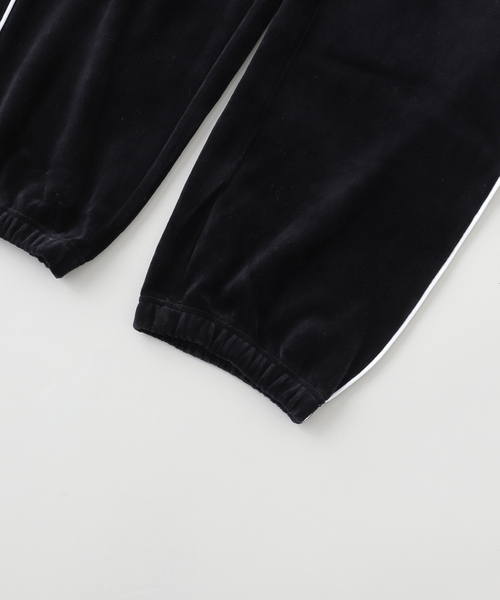 WISM（ウィズム）の「GRAND × NEW BALNCE VELOUR TRACK PANTS（その他パンツ・メンズ・ブラック・SMALL/MEDIUM）」の4枚目の写真