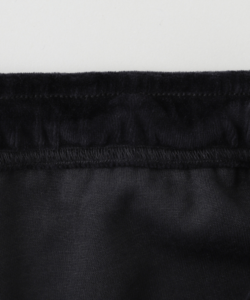 WISM（ウィズム）の「GRAND × NEW BALNCE VELOUR TRACK PANTS（その他パンツ・メンズ・ブラック・SMALL/MEDIUM）」の8枚目の写真