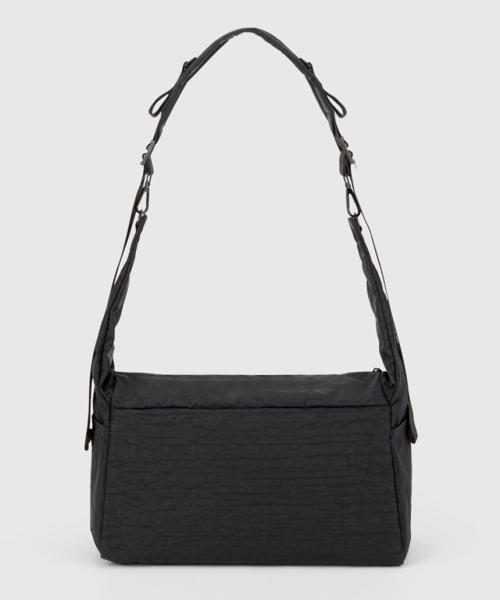 MONSTER REPUBLIC(モンスターリパブリック)の「COME IN MESSENGER BAG / BLACK(メッセンジャーバッグ・レディース・ブラック・FREE)」の5枚目の写真