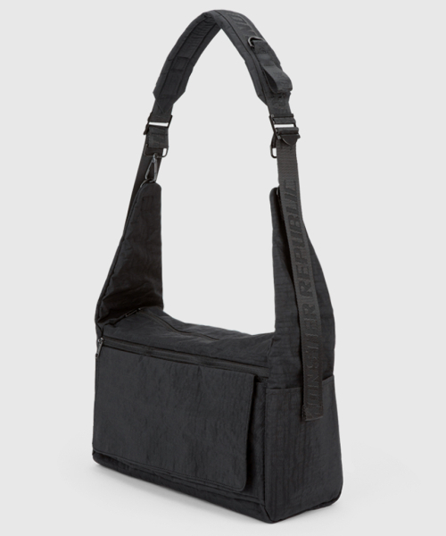 MONSTER REPUBLIC(モンスターリパブリック)の「COME IN MESSENGER BAG / BLACK(メッセンジャーバッグ・レディース・ブラック・FREE)」の7枚目の写真
