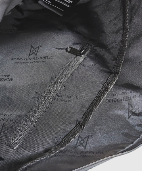 MONSTER REPUBLIC(モンスターリパブリック)の「COME IN MESSENGER BAG / BLACK(メッセンジャーバッグ・レディース・ブラック・FREE)」の13枚目の写真