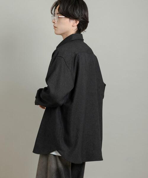 SENSE OF PLACE by URBAN RESEARCH（センスオブプレイスバイアーバンリサーチ）の「『UR TECH』ヘリンボーンレギュラーカラーシャツ（シャツ/ブラウス・メンズ・ライトベージュ/カーキ/ライトブルー/チャコールグレー・MEDIUM/LARGE）」の6枚目の写真